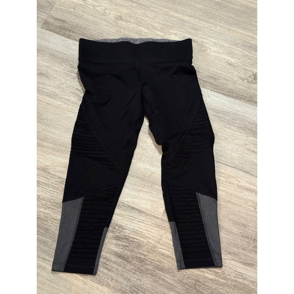 PINK Victoria's Secret Ultimate Black Moto Workout Leggings Capris Size M